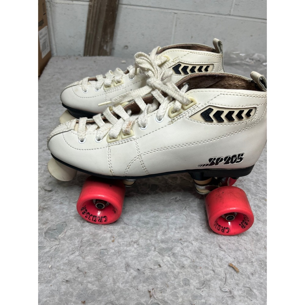 Vintage SP205 White Quad Roller Skates Womens Size 7 pink Cruiser Wheels Retro